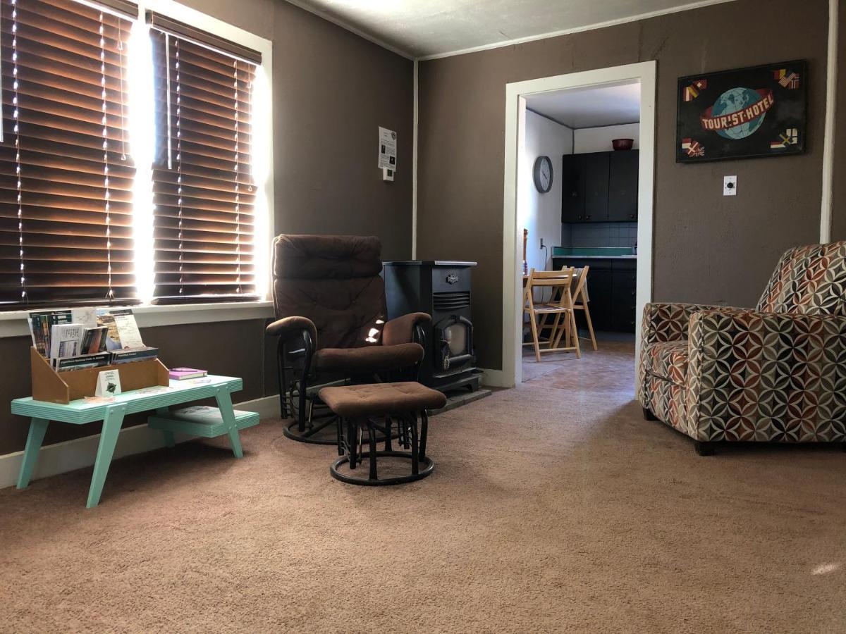 Lava Flow Hostelグランツ エクステリア 写真